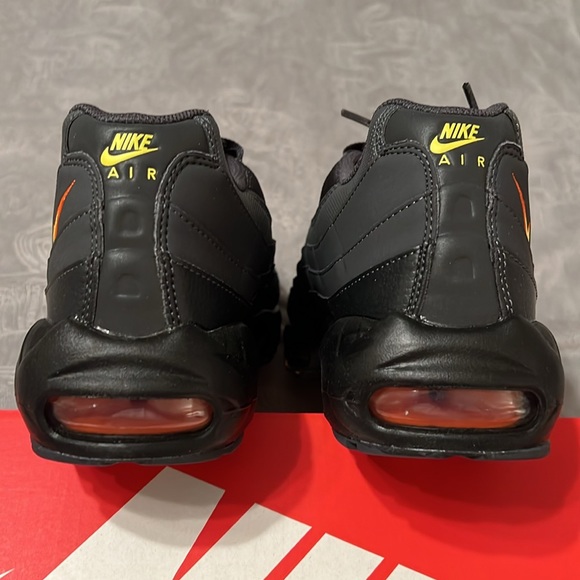 New mens size 10.5 Nike Air Max 95 Limited Edition - Picture 5 of 6